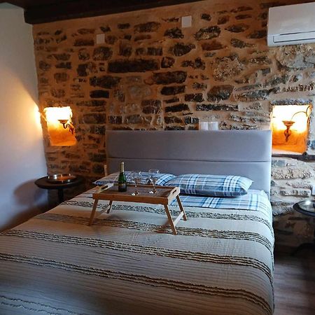 Guesthouse Amalia Kalesmenon Экстерьер фото