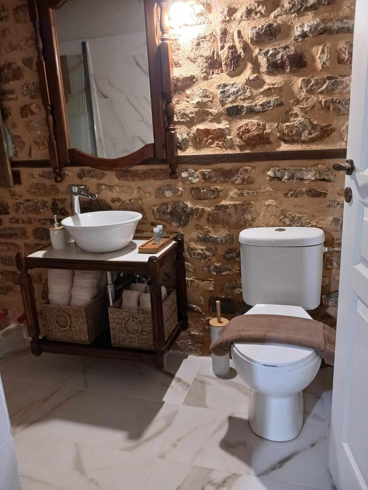 Guesthouse Amalia Kalesmenon Экстерьер фото