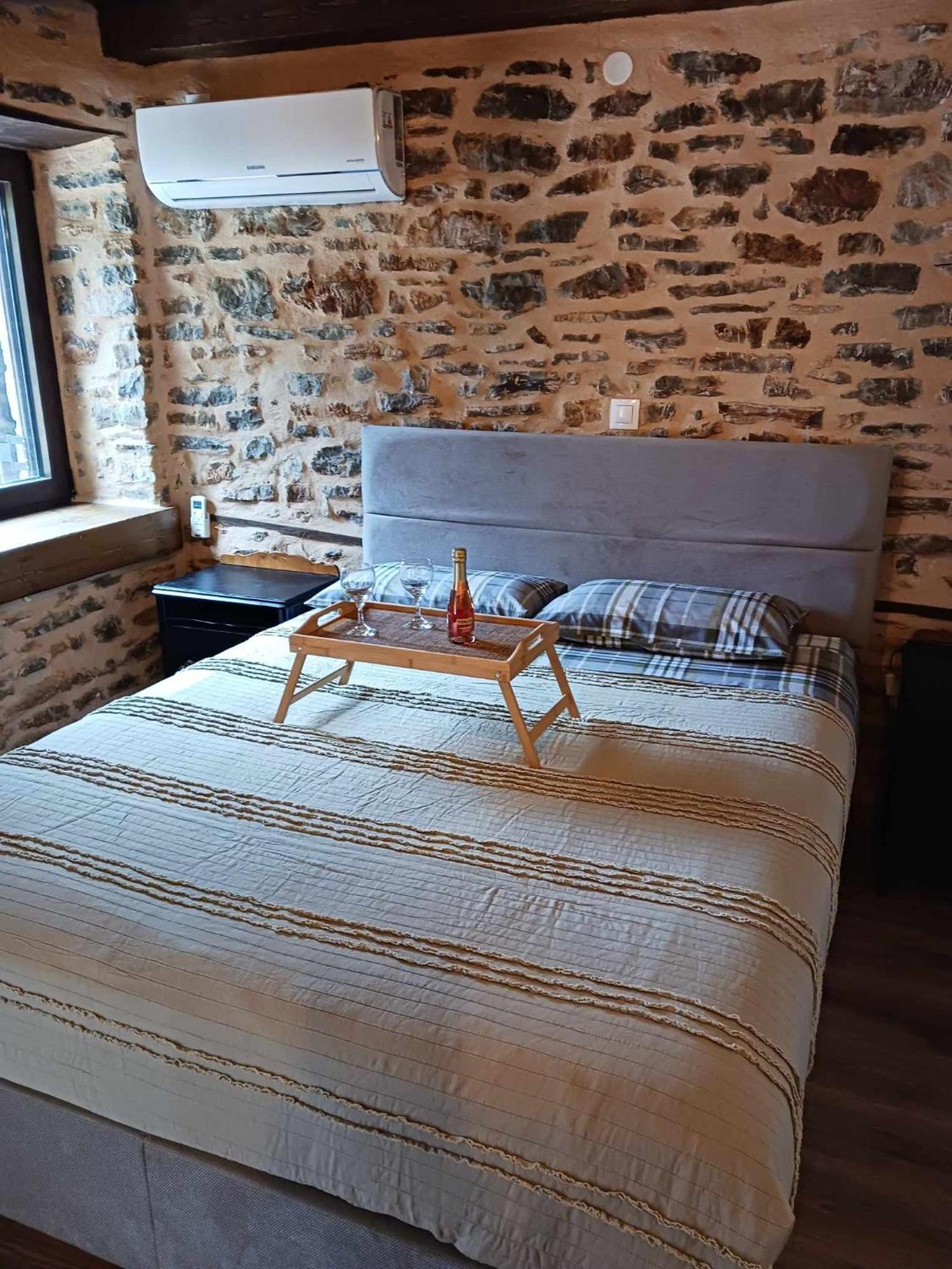 Guesthouse Amalia Kalesmenon Экстерьер фото